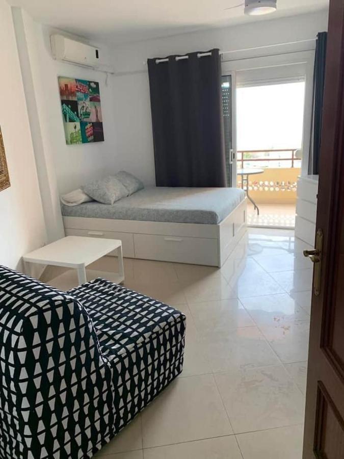 Apartment In Torremolinos Close To Beach ภายนอก รูปภาพ