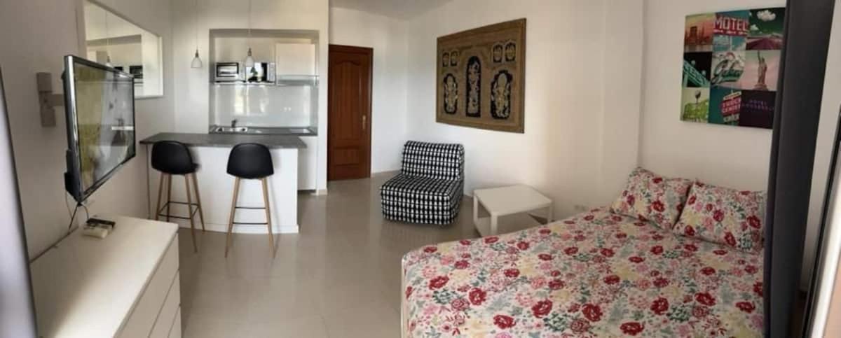 Apartment In Torremolinos Close To Beach ภายนอก รูปภาพ